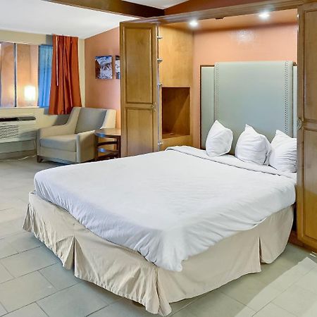 Travelodge By Wyndham Блайт Екстериор снимка
